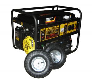 Бензиновый генератор Huter DY6500LX с колесами и аккумулятором